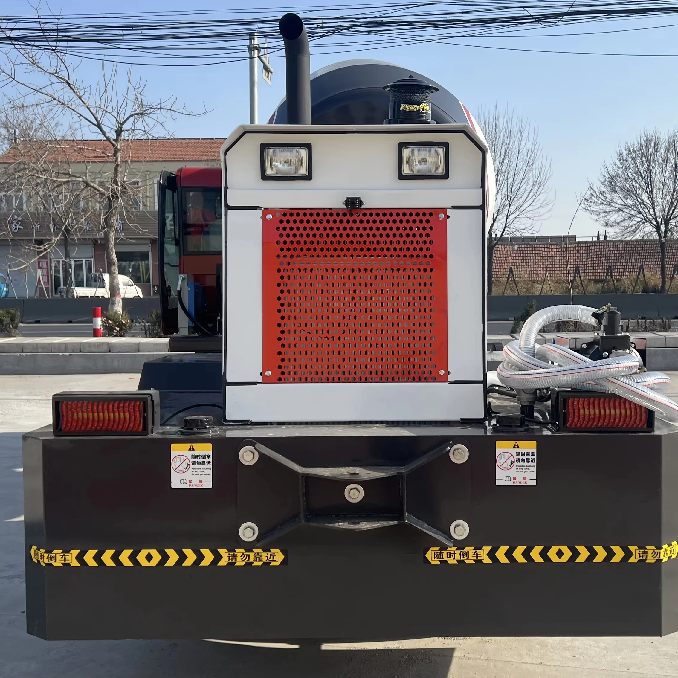 Safe Operation Self Loading Mixer Truck with Protective Frame for Building Site Work