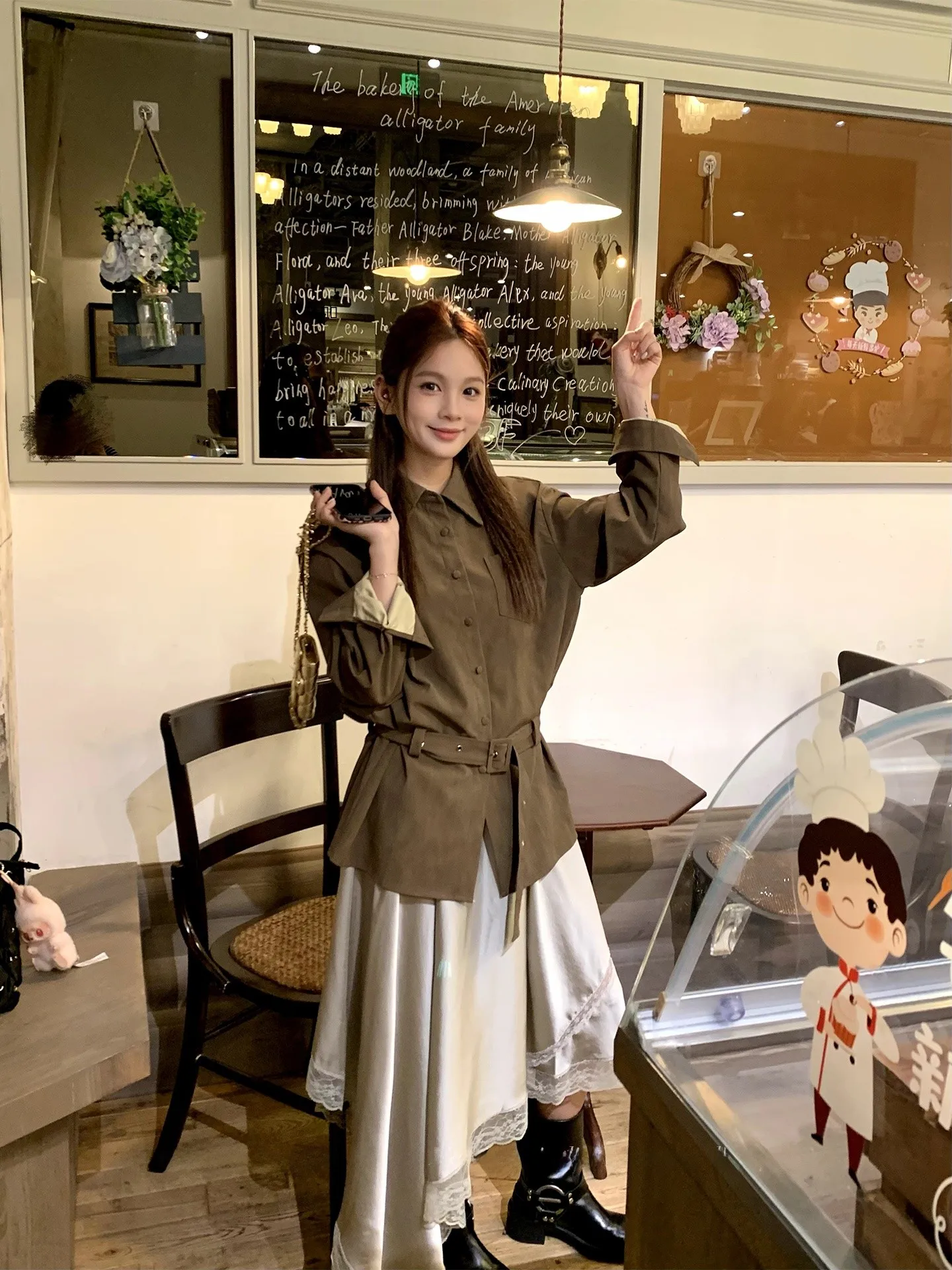 

Женская рубашка кофейного цвета с завязками на шее, осень 2025, новая коллекция, приталенная, премиум-класса, повседневная, из других материалов