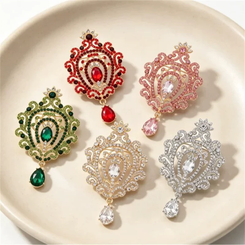 1Pc Fashion Crown Brooch with Shiny Zircons, Dainty Plant Lapel Pins for Women Men Jewelry Accessories Gifts 2026