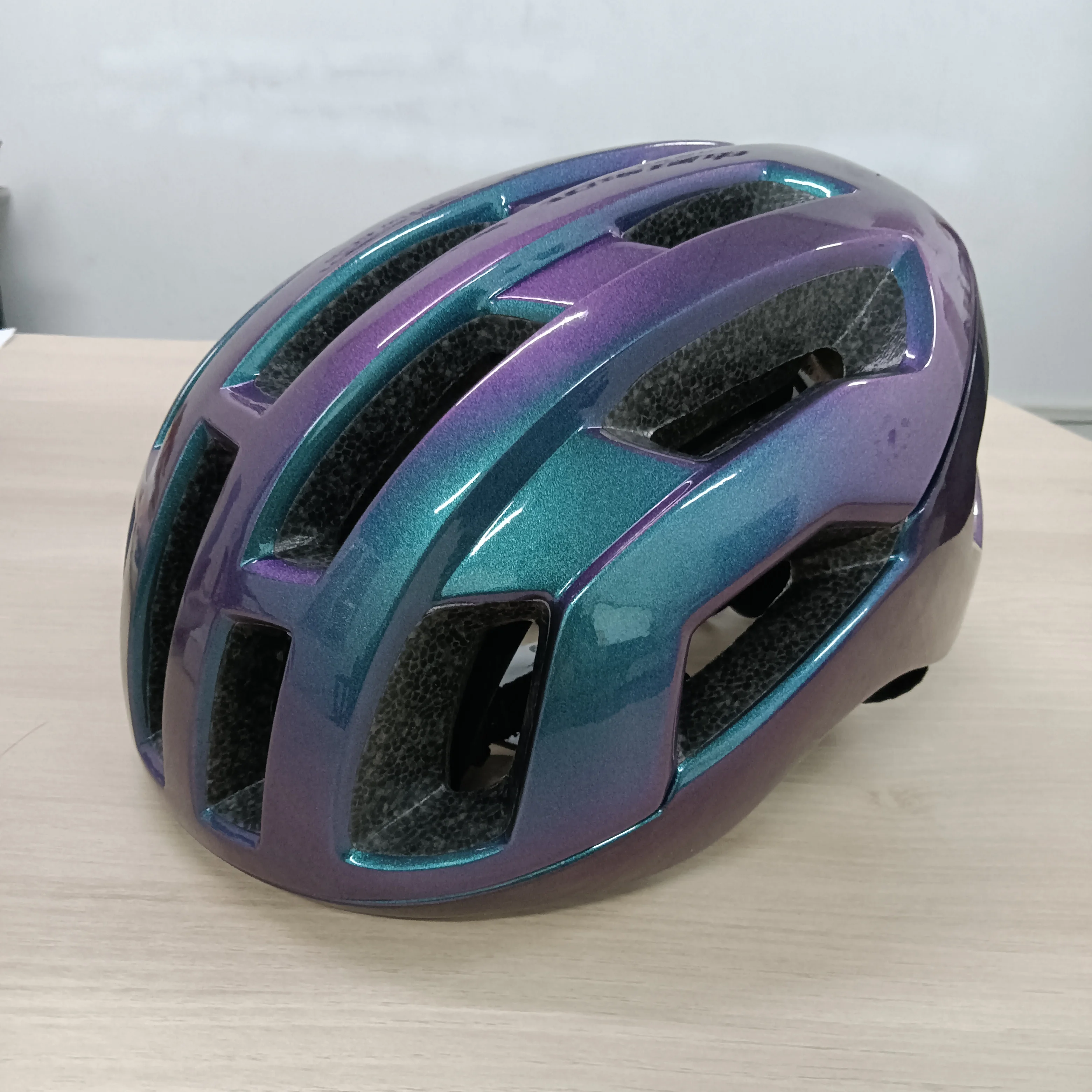 Ultralight Cycling Helmet Men Women Riding Intergrally-molded Mtb Air Bicycle Helmet EPS Road Bike 54-60cm Capacete Ciclismo