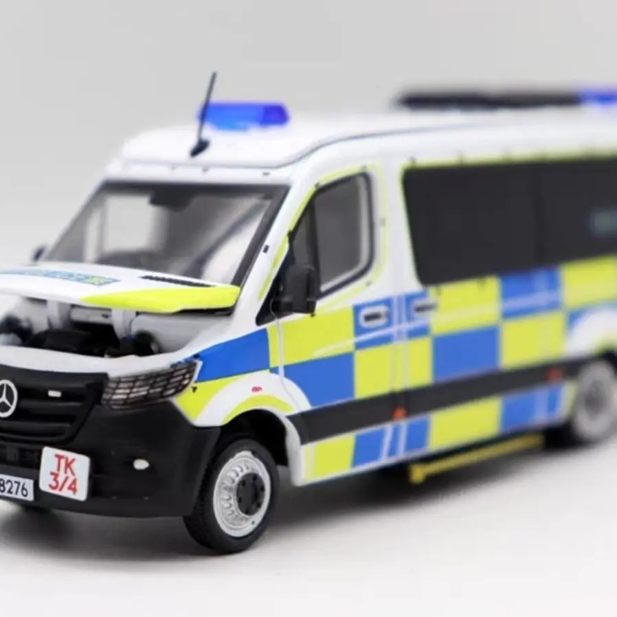 

ЭРА # 52 1/64 BENZ Sprinter Гонконгский аэропорт Полицейский автомобиль Легкосплавная модель автомобиля Орнамент AM8276