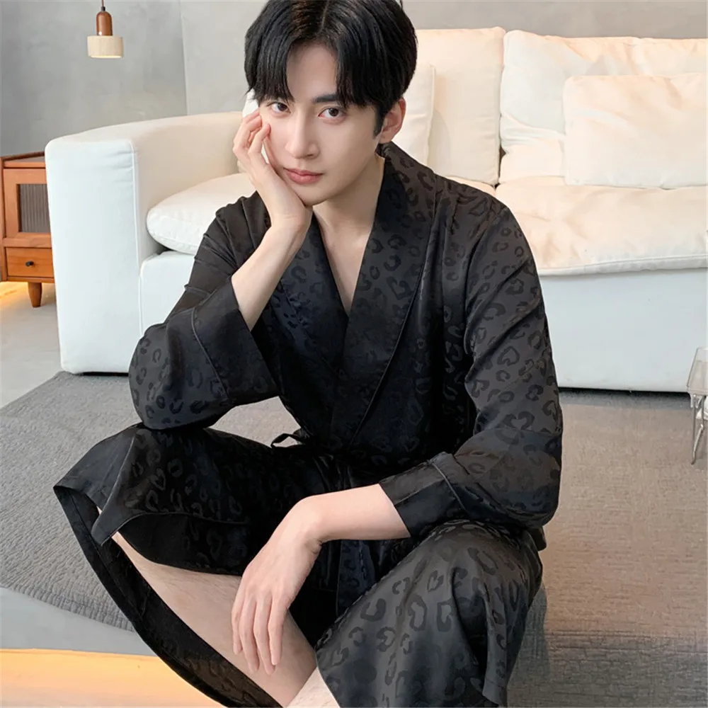 

Black Men Bath Robe with Pocket Sleepwear Leopard Jacquard Satin Casual Kimono Bathrobe Ice Silk Lounge Wear Nightgown
