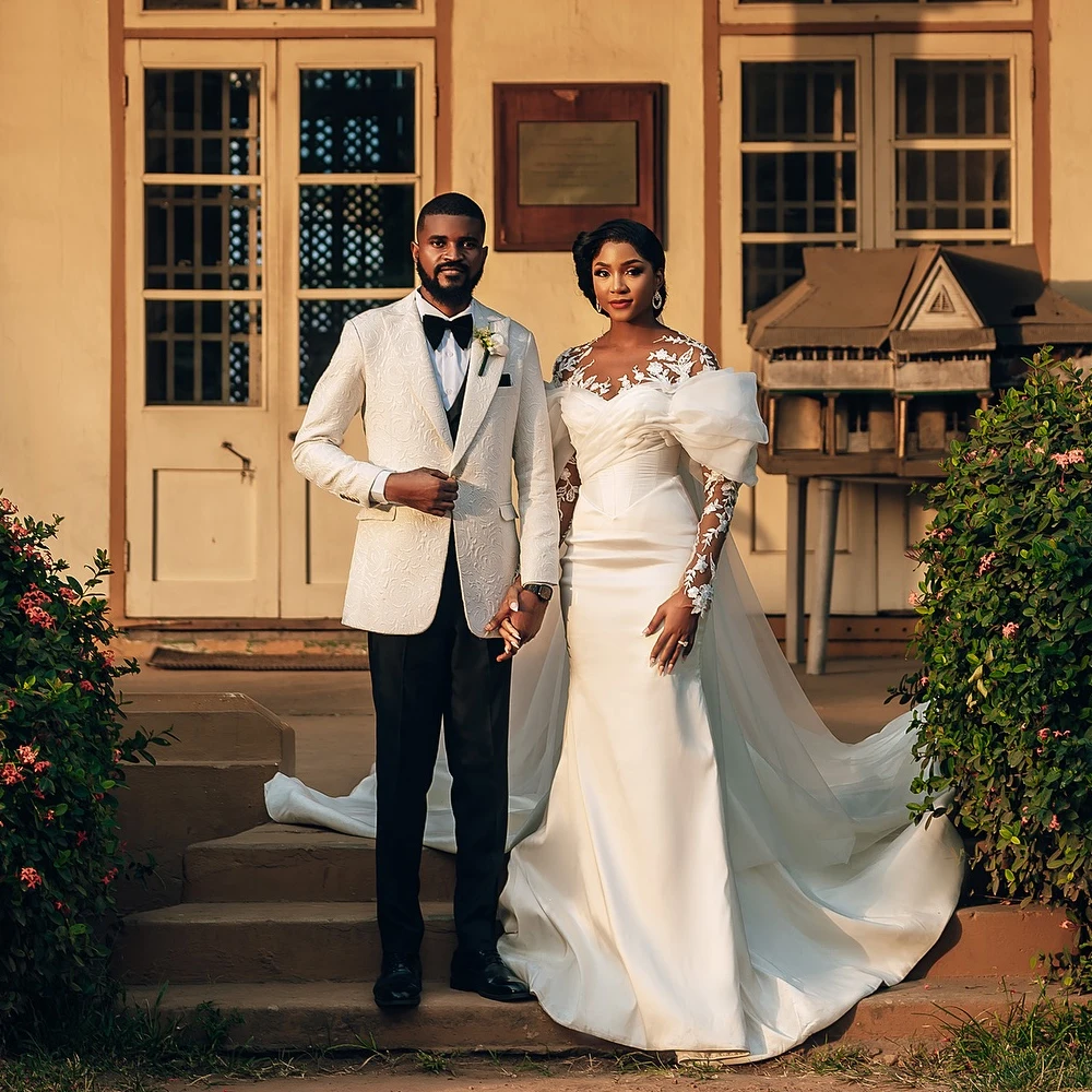 

Mermaid Applique Elegent Wedding Dress Africa Women Full Sleeve O-Neck Corset Satin Luxury Bride Dresses Sweep Train Customized