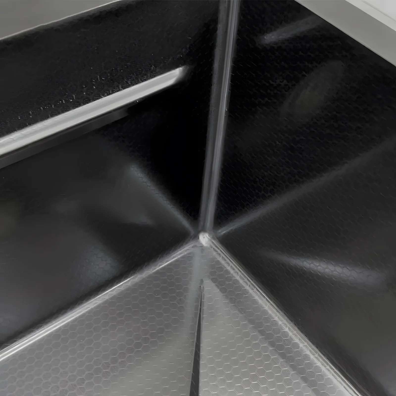 Creative Smart Kitchen Sinks for Apartments Modern Metal Multi-functional Sinks Luxury Household Kitchen Sinks for Rental Houses