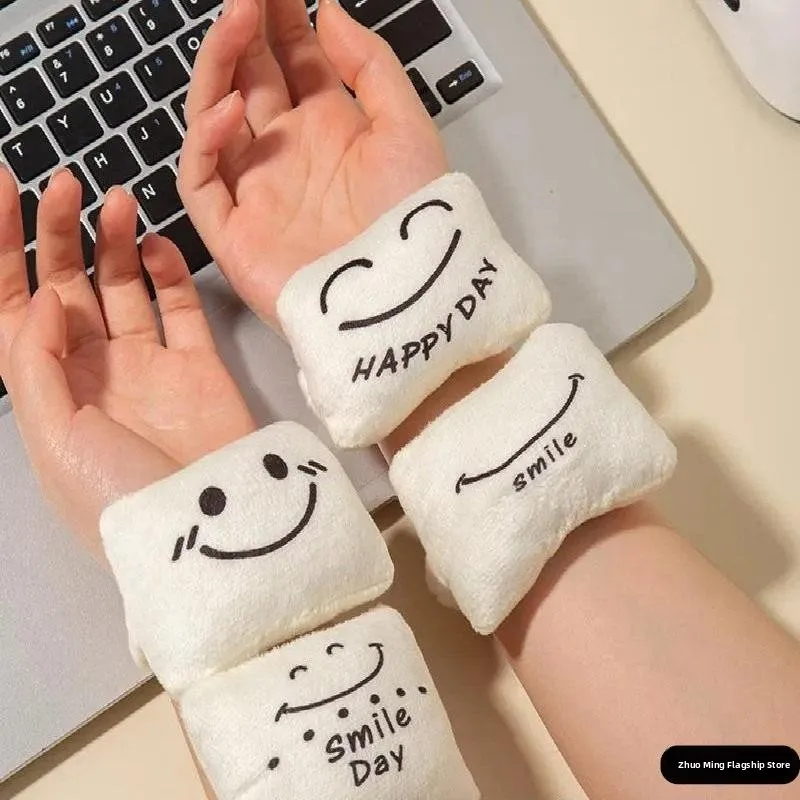 

Soft Personalized Women's Wrist Support Mousepad Hand Rest Pad Office Use Ergonomic Pillow Shaped Wrist Protection Pad