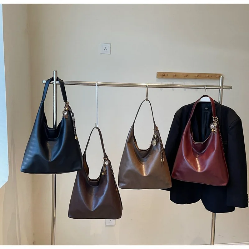 

Luxury Ladies Casual Vintage Leather Shoulder Bag Trendy Commuter Classic Elegant Women's Simple Fashionable Crossbody Bag