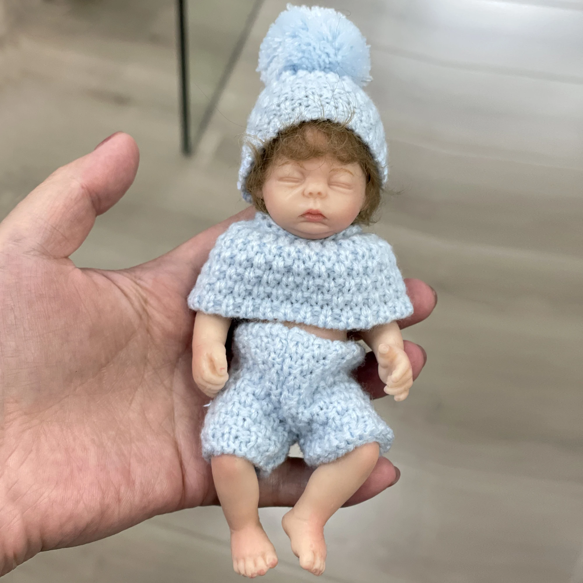 

Small Palm 6 Inch Mini Silicone Bebe Doll Very Soft Solid Silicone Curly Hair Sleepping Girl Cute wool clothes rebirth doll