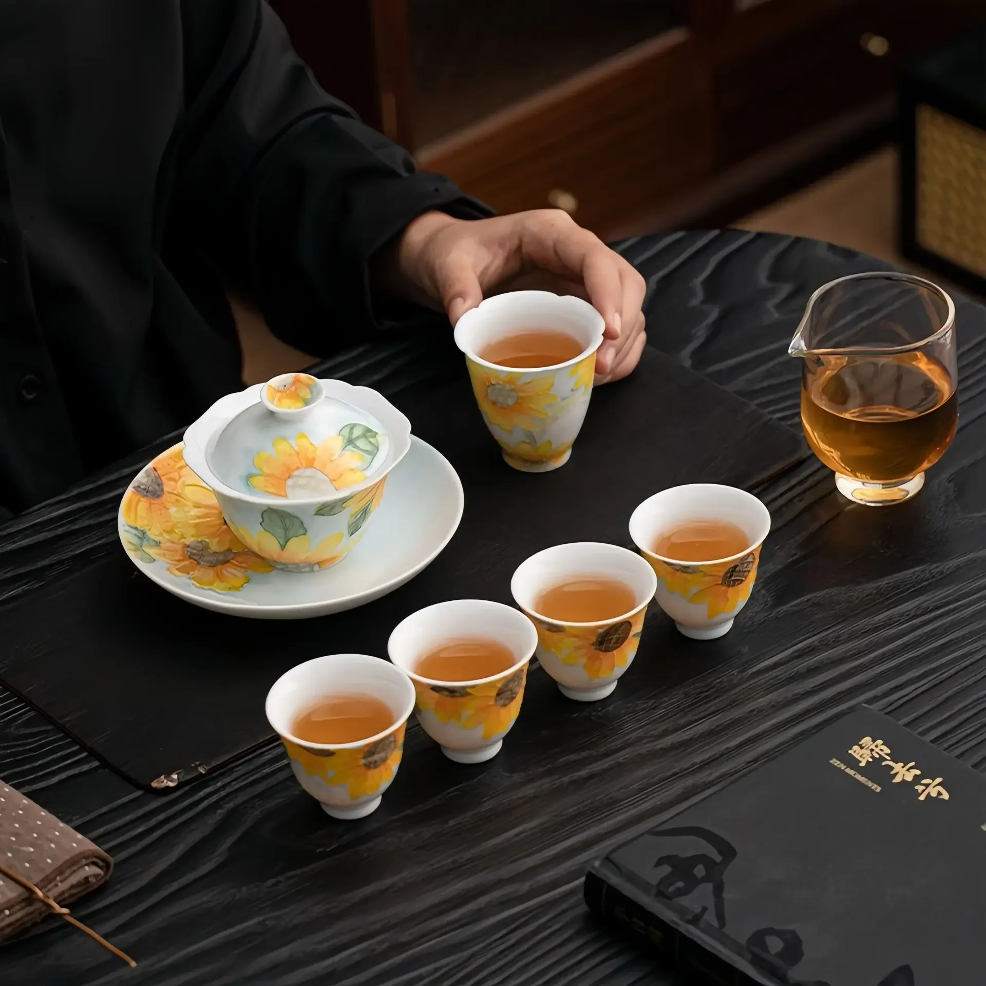 Underglaze Color Hand-painted Ceramic Kung Fu Tea Set, Covered Bowl and Tea Cup, a Complete Set of High-end Tea Making Tea Sets