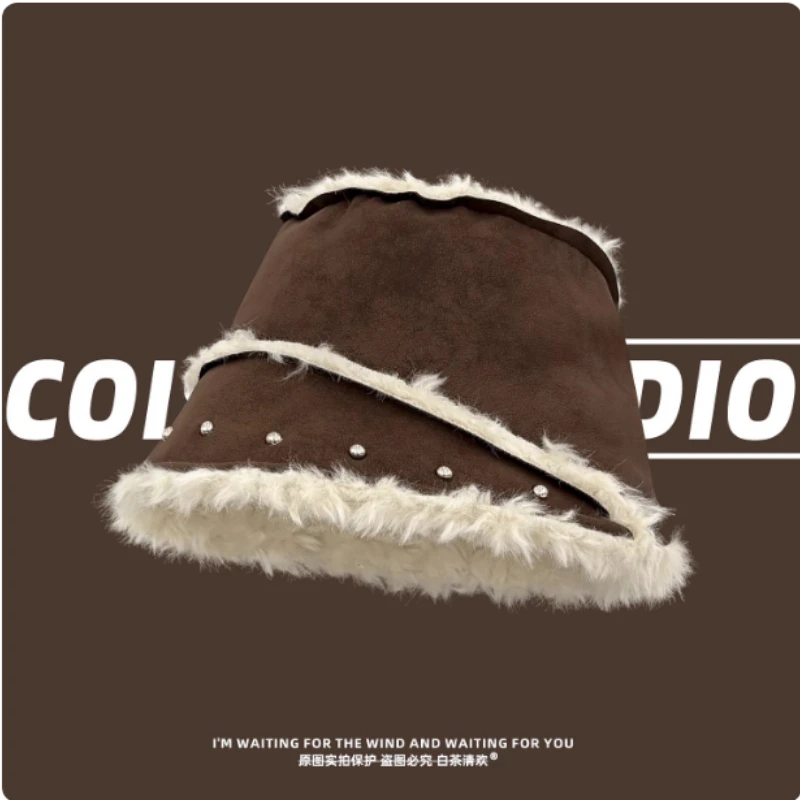 

Нишевые корейские замшевые панамы с заклепками в стиле ретро, мужские и женские зимние новые уличные защитные уши, теплая флисовая кепка для бассейна