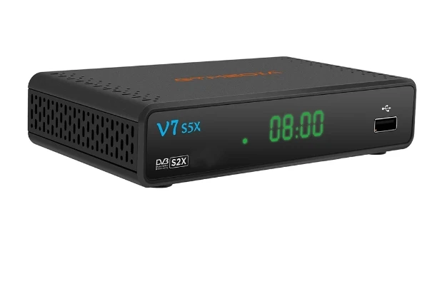 Scatola TV con ricevitore satellitare TV GTMEDIA V8 UHD di vendita calda ​ DVB S2 T2 4K Ultra HD, stock WIFI integrato nella Spagna Lettore multimediale CZ