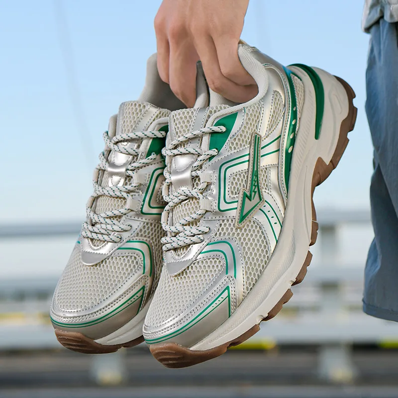 Summer Breathable Mesh Running Shoes Men's Retro Casual Sneakers Light Outdoor Walking Shoes Fashion Sports Trainers Unisex 35-45 view 2