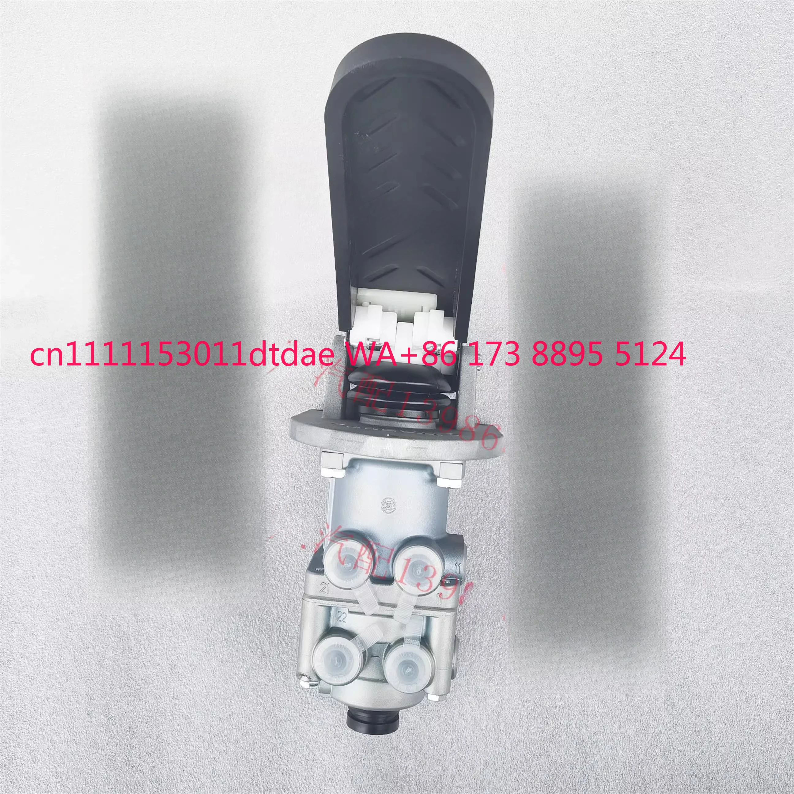 4613170290 Original  Yutong bus foot brake valve Local BusFoot brake valve