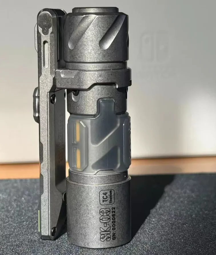 Used EDC LOOP SK03 Stone Washed Titanium flashlight Outdoor Tools Strong Light Torch Lamp Decompression Toy