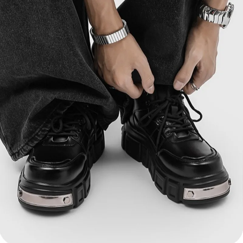 

2026 New High Quality Men's Boots Fashion Retro Motorcycle Boots for Men British Comfortable High-top Tooling Boots Botas Hombre