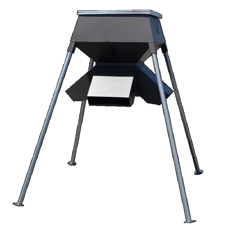 

Outdoor gravity environmental protection adjustable baffle 500Lb bracket metalloprotein deer feeder