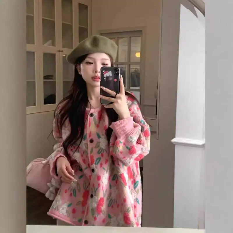 Suéter rosa con flores tridimensionales para mujer, cárdigan de punto suave y pegajoso retro de nicho de estilo perezoso holgado para primavera y otoño ﻿