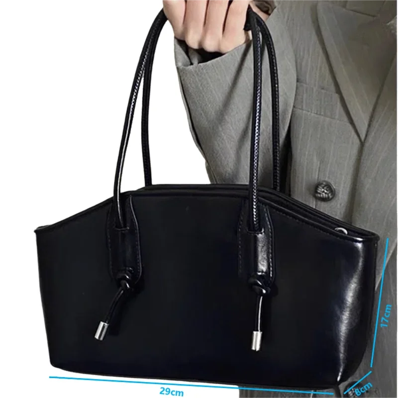 2024 Women\'s Small Square Bags Fashion Shoulder Bags Advanced Black New Small Square Bags Commuter Leisure Outdoor Axillary Bags