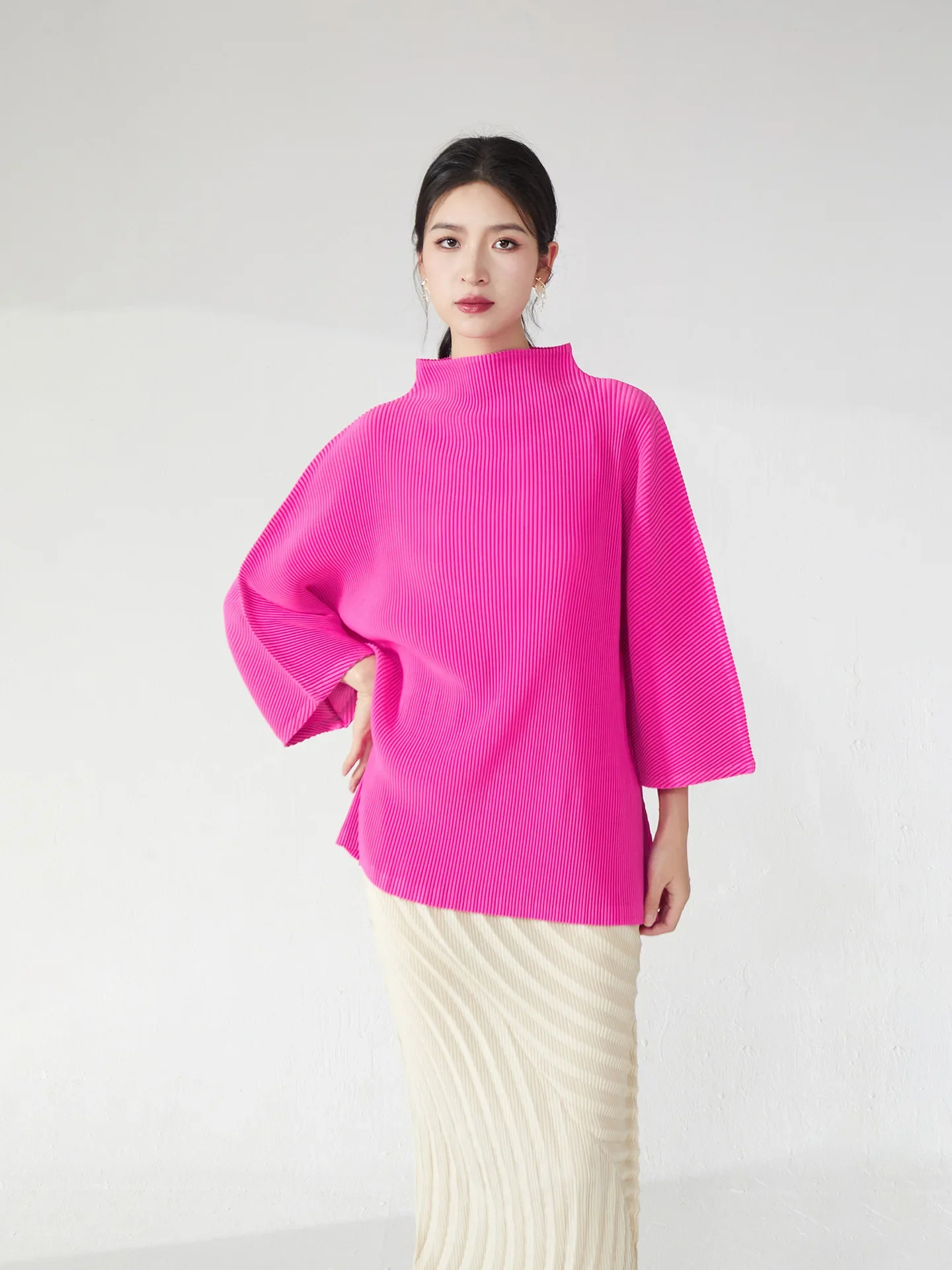 YUDX 三宅折り春夏新作レディースブラウス気質ルーズバージョンタイプ薄手ハーフハイネック7点袖Tシャツ