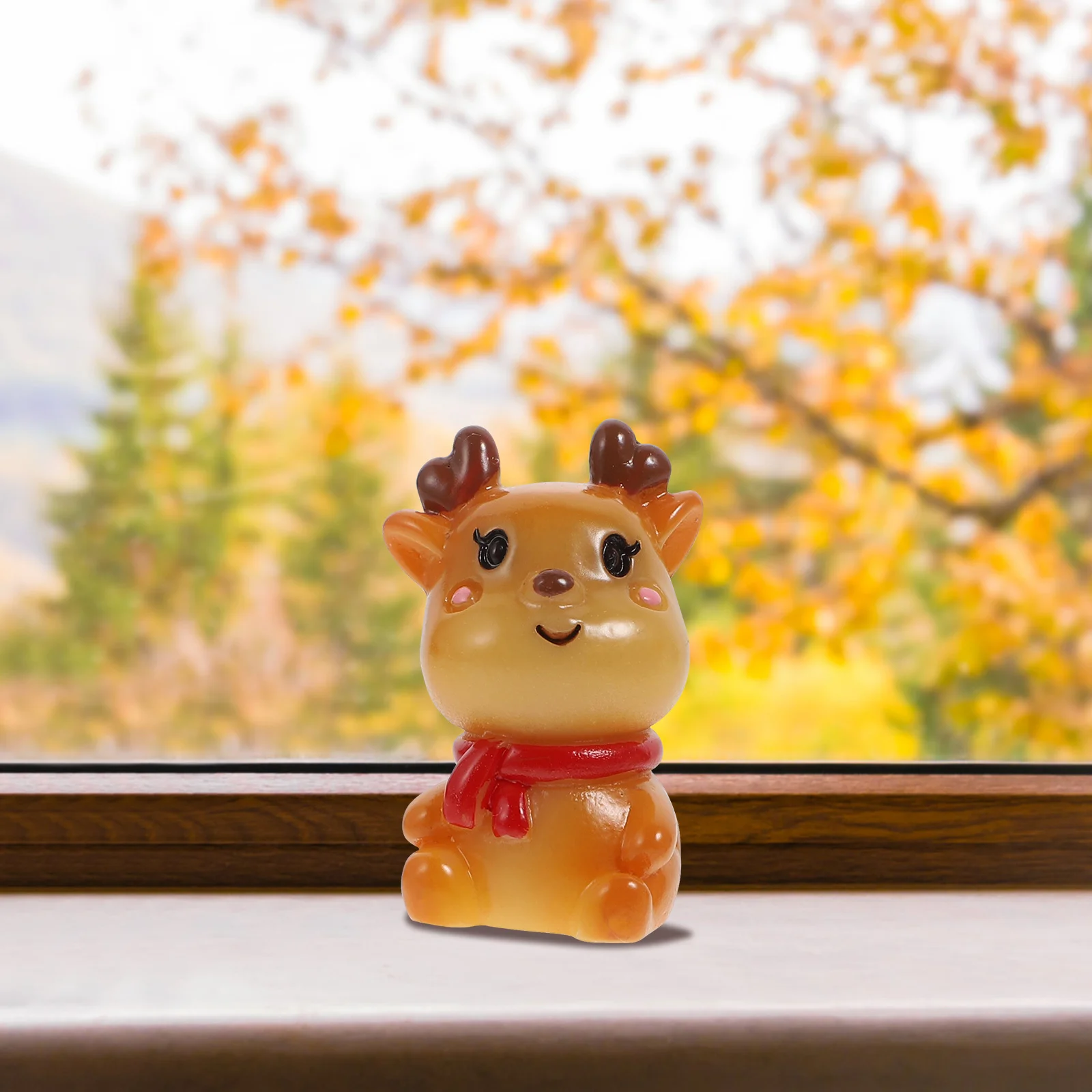 

6Pcs Christmas Resin Ornaments Creative Xmas Tree Elk Snowman Festive Desktop Home Office Party Supplies