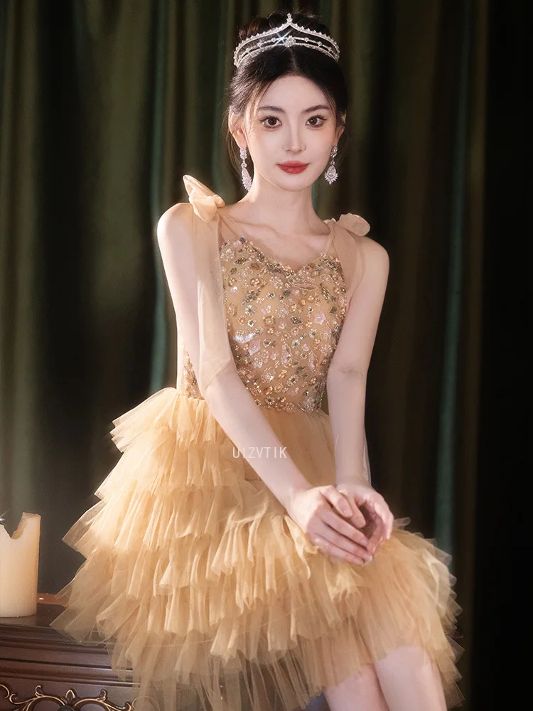 ライト高級ショートウエディングドレス女性高級 A ラインビーズミニティアードチュールレースアップイブニングドレスファッションパーティーウェディングドレス