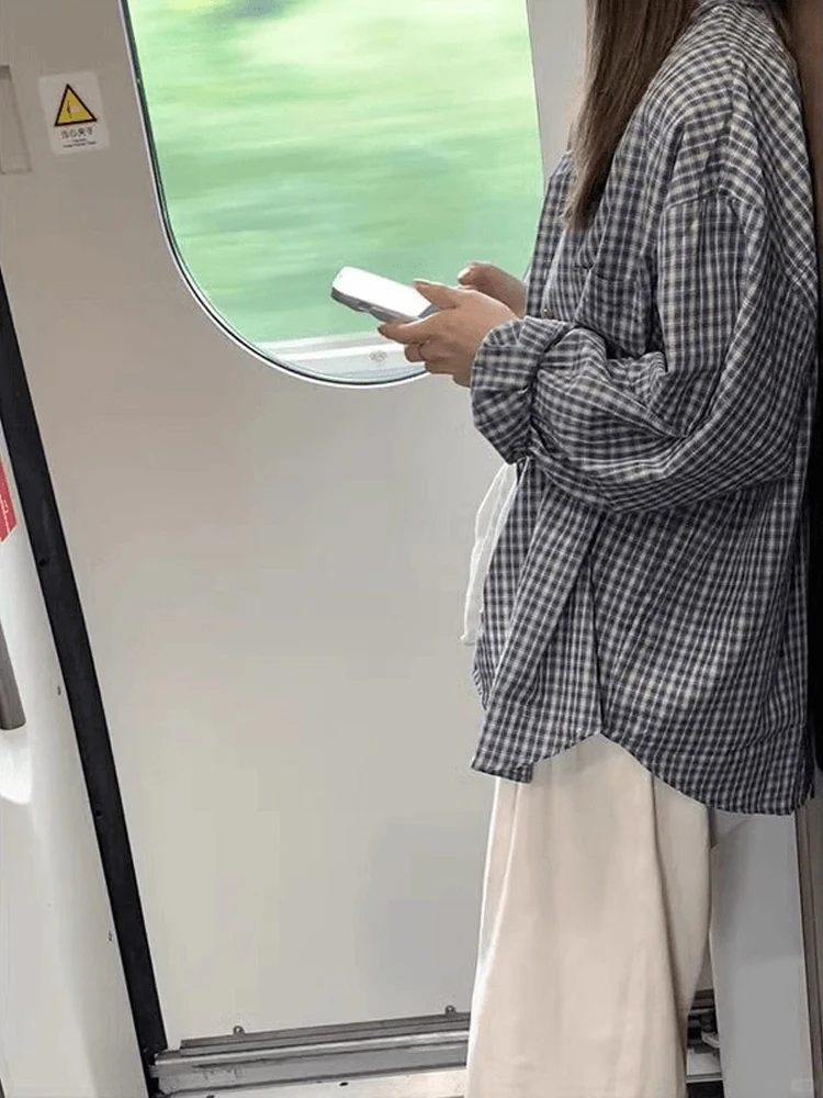 루즈핏 체크무늬 긴팔 남성 셔츠 한국 스타일 캐주얼 가벼운 가을 아우터 커플용 청년 인기 일상복