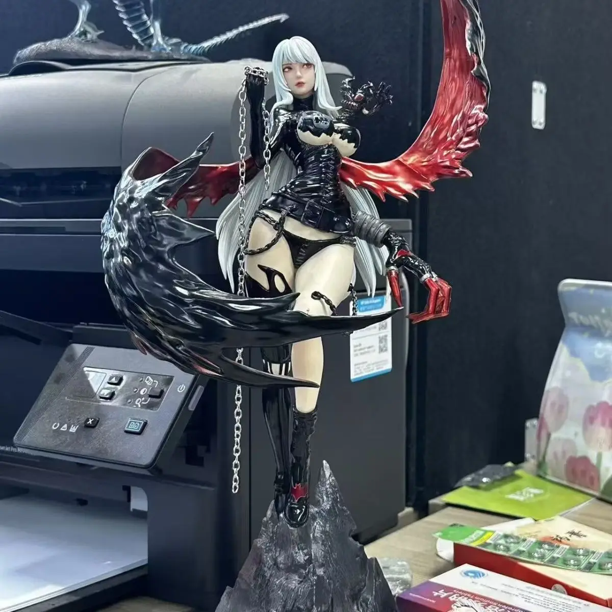 

Фигурка Леди Девимон (Дигимон), аниме-фигурка, кукла из ПВХ, украшение для стола, коллекционная модель, подарок на день рождения, игрушка