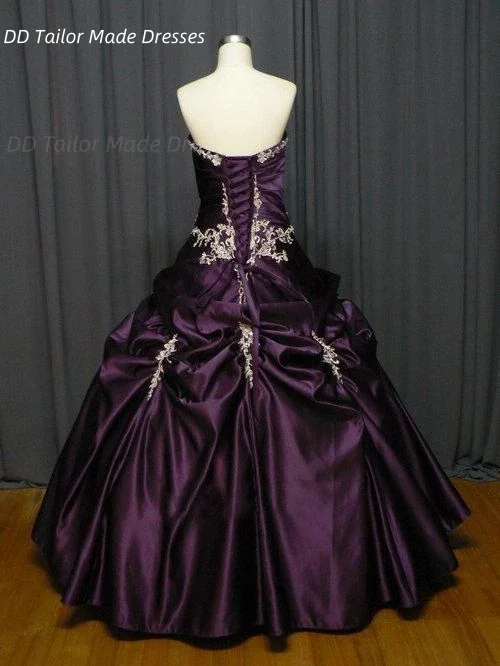 Gaun Prom Burgundy Ruched Gaun Pesta Panjang Tanpa Tali Gaun Malam Satin Korset Applique Renda Pakaian Pesta Pernikahan Disesuaikan