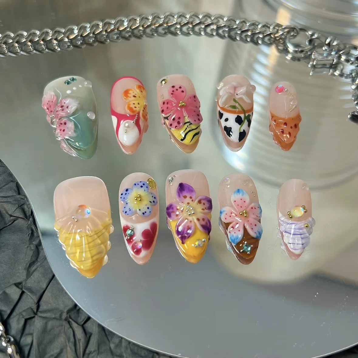 

10PCS Pure Handmade Fresh Dopamine Dizziness Hand Drawn Removable Charm Fake Nails Travel Lsland Vacation Make Friends