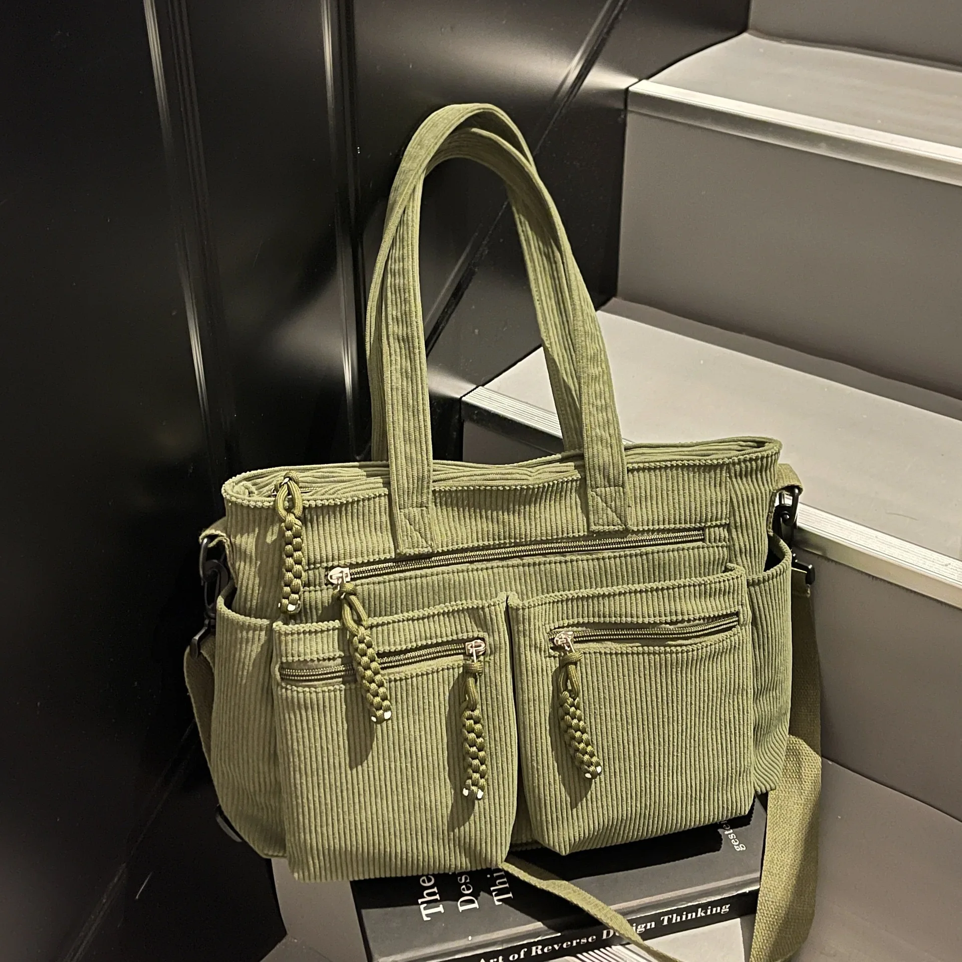 

Corduroy simple poop carrying shoulder bag for women adjustable shoulder strap crossbody bag Large capacity commuting handbag