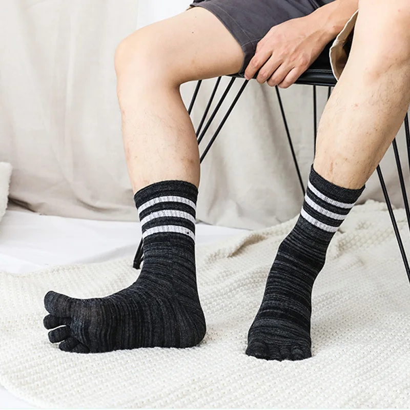 خمسة أصابع الجوارب القصيرة مان القطن مخطط ضغط ملون امتصاص العرق تنفس الدافئة اللياقة البدنية تو الجوارب الرياضة خمر #3