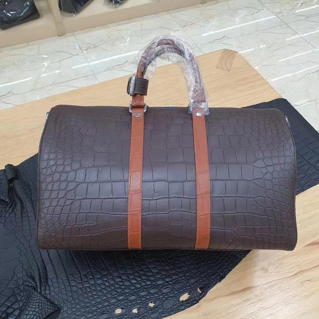 Borsa da viaggio in vera pelle di coccodrillo marrone di lusso 2025 Design di grandi dimensioni in pelle di pancia Borsa da esterno di alta qualità al 100% in vero alligatore
