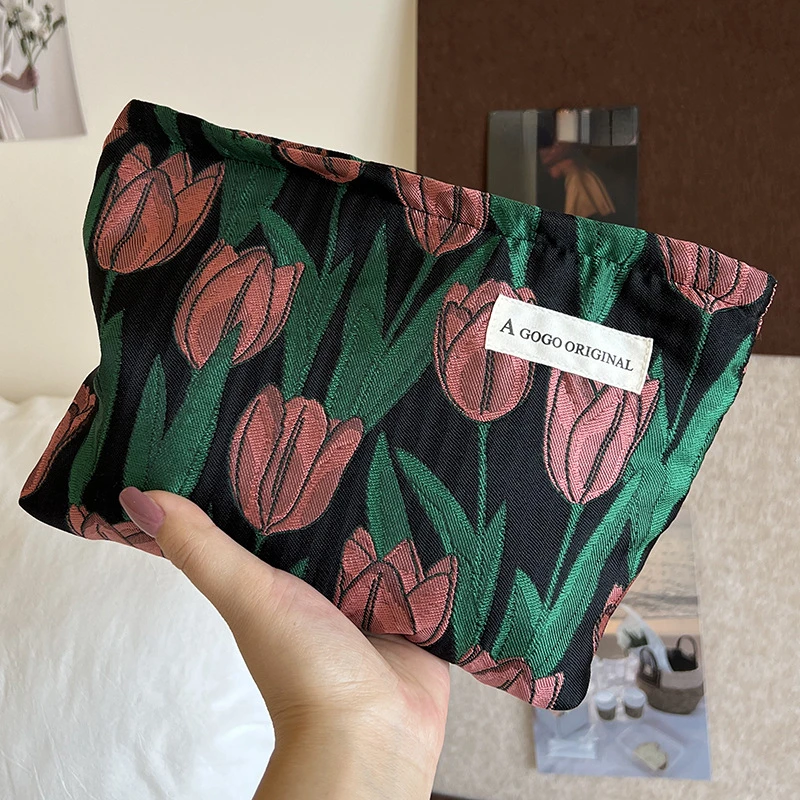 Fashion Retro Tulip Embroidery Cosmetic Bag Makeup Bag Portable Travel Daily Toiletries Bag Skincare Storage Bag Organizer Pouch