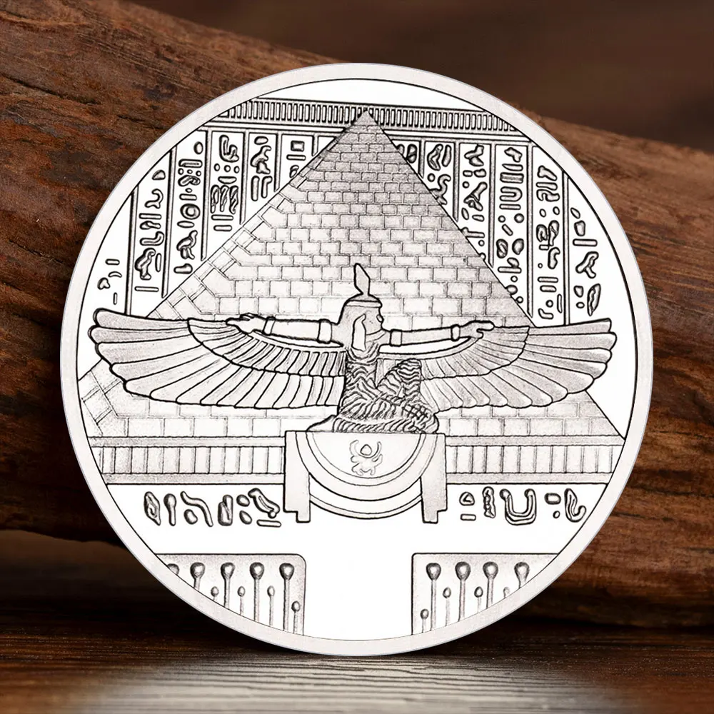 Greek Ancient Egyptian Goddess Isis Commemorative Coin Gilded Pyramid Collector Coin Excellent Gift