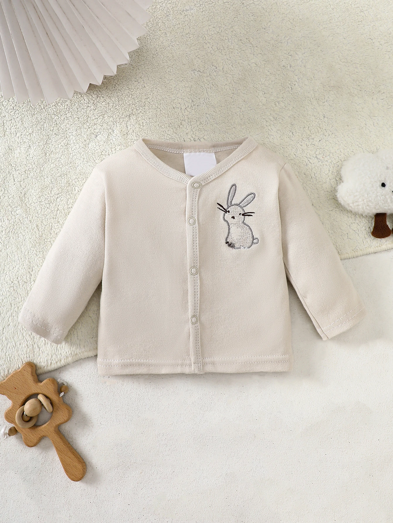 8-teiliges Unisex-Neugeborenen-Set, Beige Baby-Outfit mit Hasenmuster, Weiche Baumwolle für Alle Jahreszeiten, 0-9 Monate – Detail 5