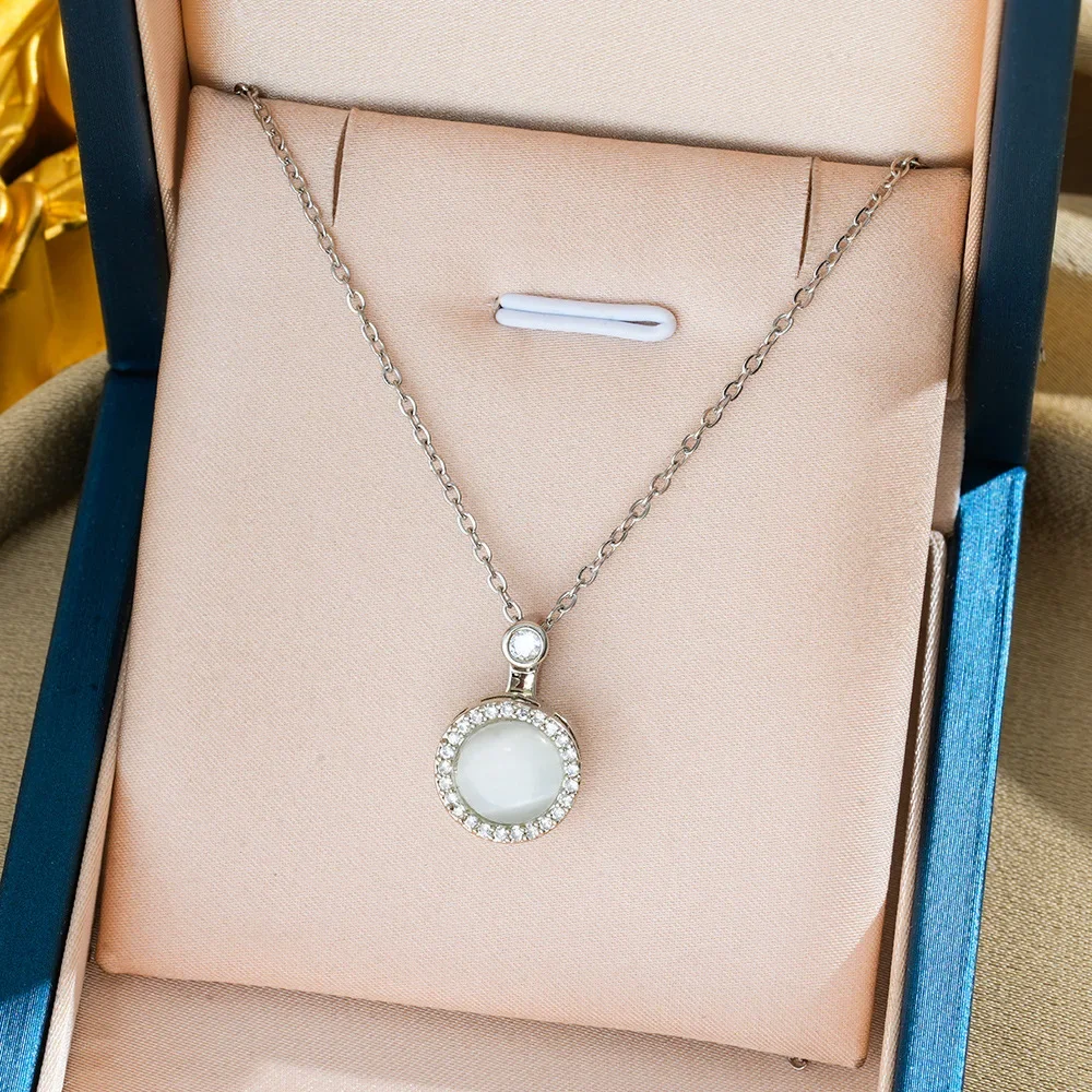 Ожерелье с цветком из камня кошачий глаз имеет нишевый дизайн и свежая вращающаяся цепочка на ключицу.