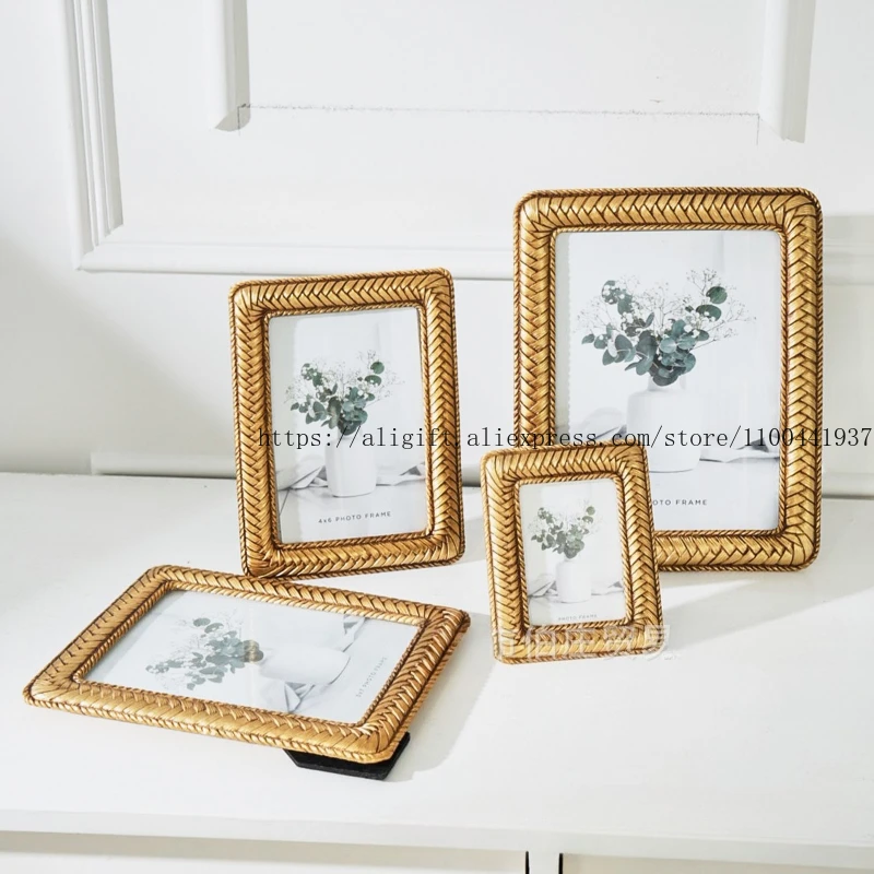 Golden European-Style Resin Photo Frame Display Stand With Weaving Craftsmanship Decorated With Home Ornaments