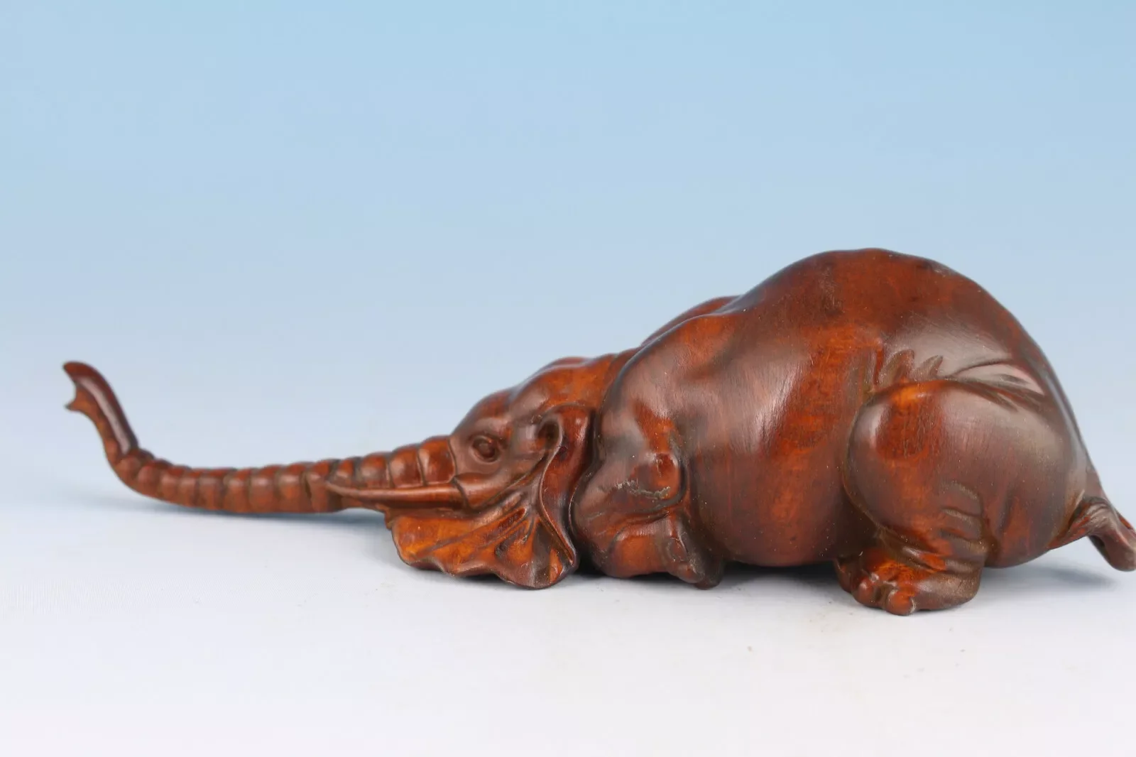 Lovely Pendant Chinese Boxwood Handwork Elephant Statue Tea Pet Fengshui