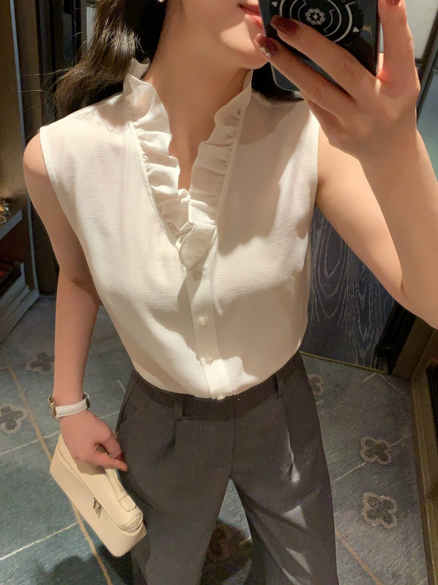 

White V-neck Blouse Women's Spring Fashion Leaf Shirt French Style Regular Fit Lyrical Polyester Blend Young Women