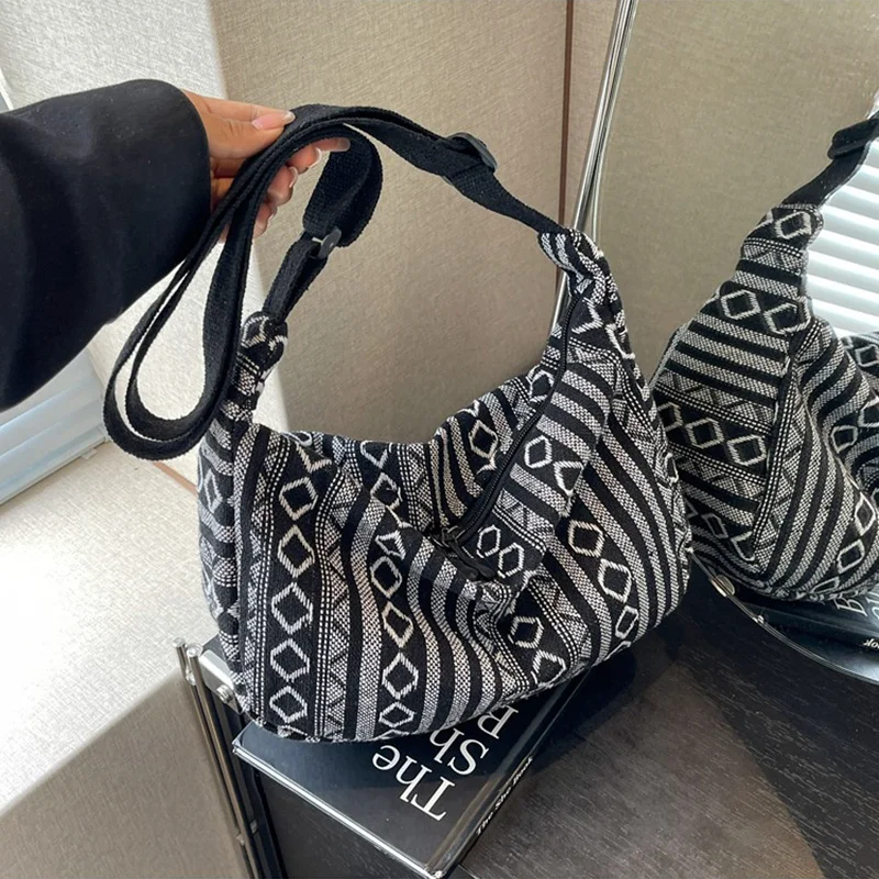 Umhängetaschen im Tribal-Stil, Schultertasche, faltbar, gestreiftes Muster, Flaggenmotiv, handwaschbar, Randbemaltes Futter – Detail 6