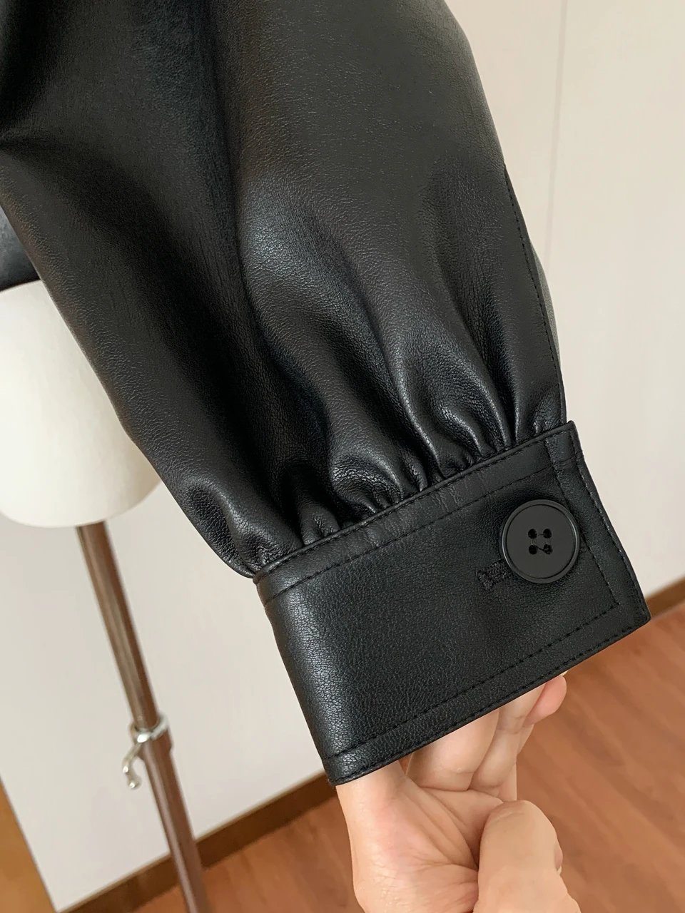 Kurtka Chl*e ort Coat Lantern Sve Cloud Hem Stand Collar Leather Jaet Street Sle Straight Cut Long Sve ort Length