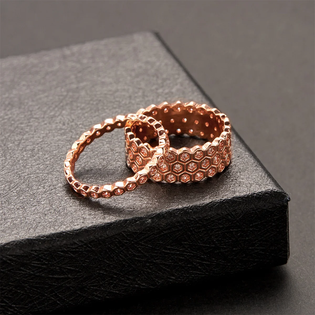 Minimalist Luxury Inlaid Zircon Honeycomb Rings For Women Fashion Geometric Hexagon Stacking Finger Rings Wedding Party Jewelry