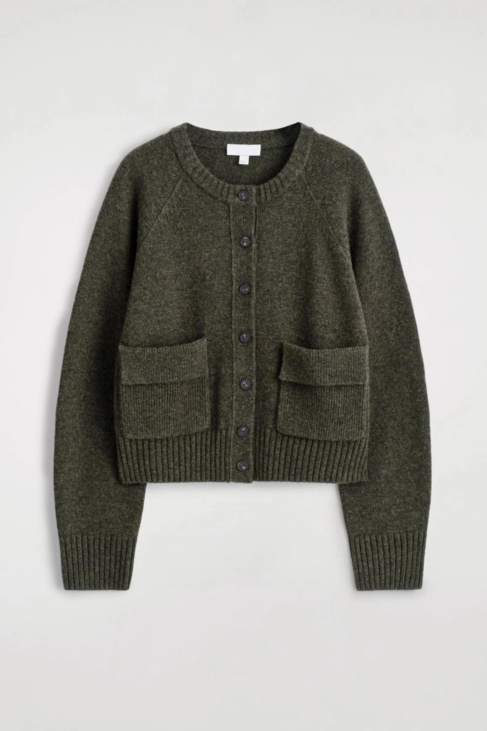 Ethereal MD 2025 cos نمط جديد للشتاء من الموضة غير الرسمية للسيدات سترة محبوكة برقبة دائرية من مزيج الصوف القياسي