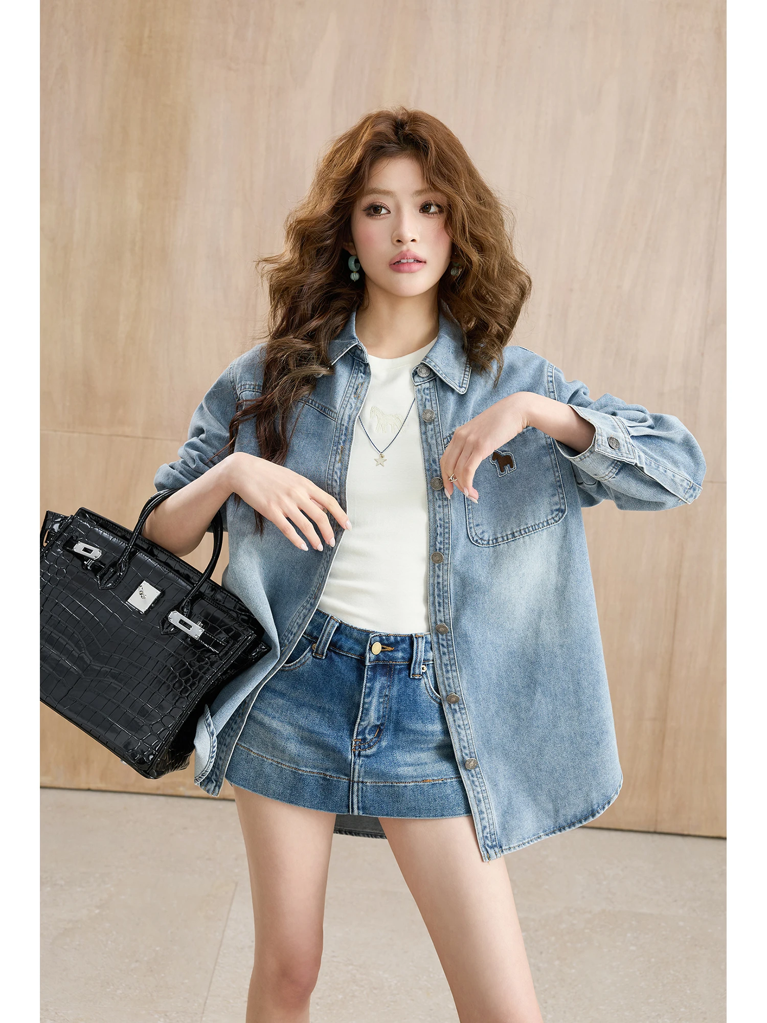 

Retro Waed Light Blue Casual Collar Long Sve Faded Cotton Denim irt Women's Breathable Comfortable Straight Cut irt