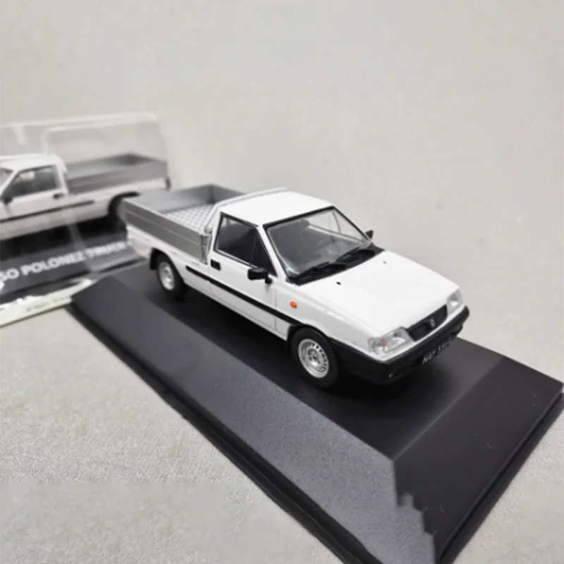 1/43 FSO POLONEZ TRUCK PLUS 2000 Alloy Pickup Truck Model Miniature Alloy Car Model Metal Vehicle Simulation Gift Display