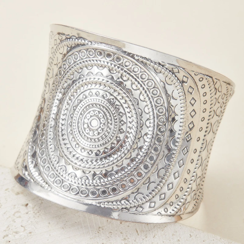 Vintage Punk Style Carved Pattern Wide Open Face Bracelet, Personalized and Trendy Holiday Accessory Gift for Men and Women