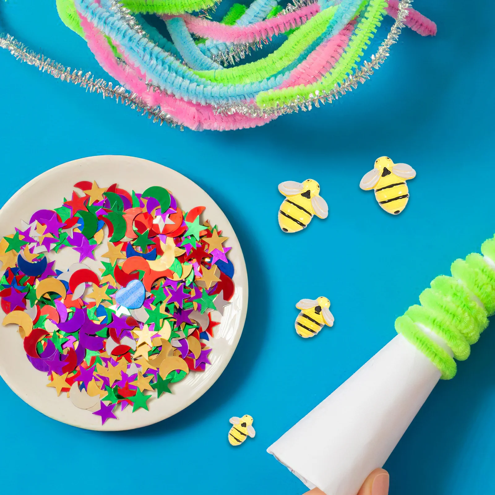 

50Pcs Resin Glow Bee Charms Mini DIY Decorations for Phone Cases Dollhouses Gardens Party Craft Embellishments