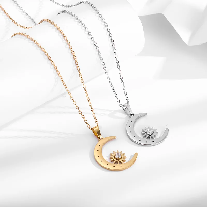 

Stainless Steel Inlaid Zircon Star Moon Pendant Necklace Simple Retro Luxury Collarbone Chain for Women Fashion Jewelry Accessor