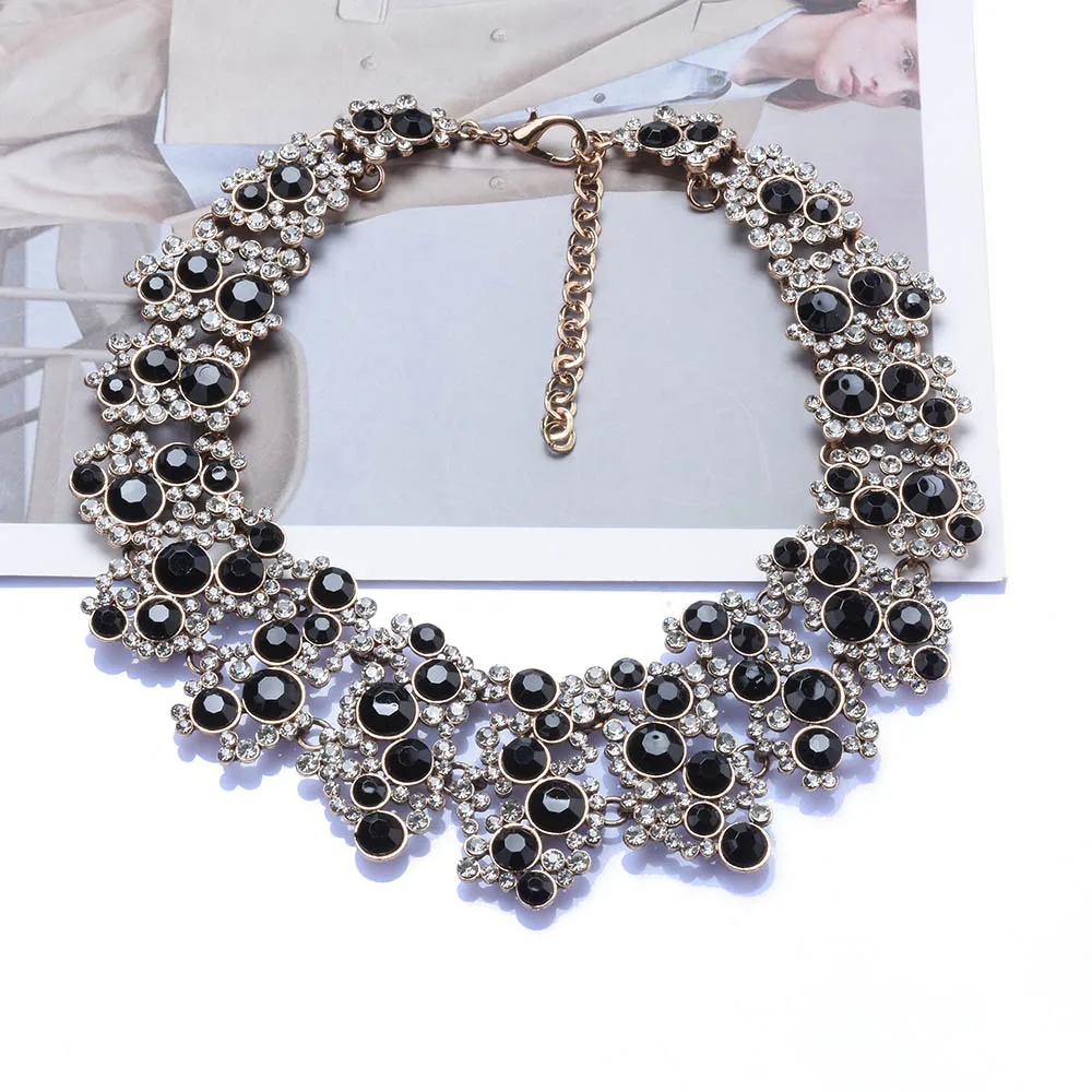 2024 New Fashion Imitation Pearls Large Collar Statement Choker Necklace Women Clear Black Crystal Rhinestones Necklace Jewelry