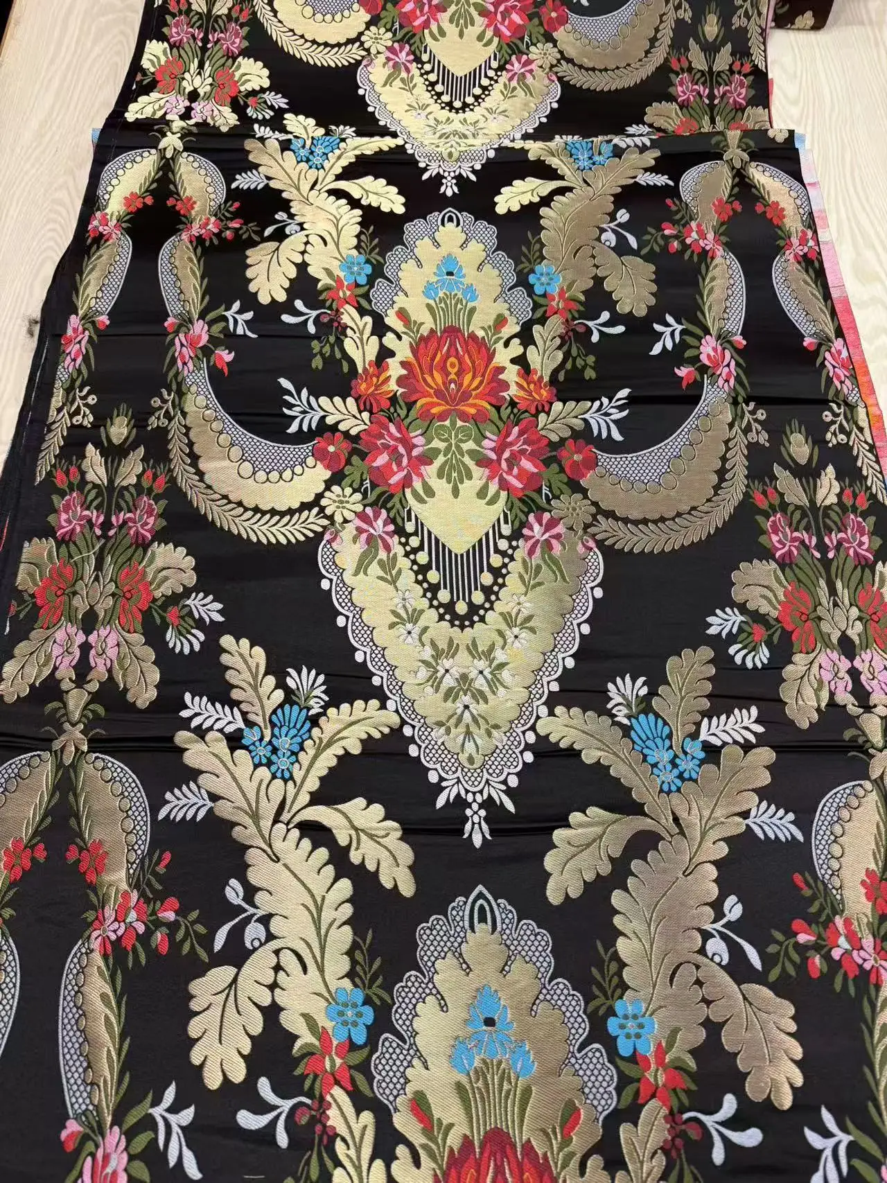 

The Chinese cheongsam dress gowns Mongolia Tibetan film fabric China wind jacquard brocade fabrics / spinning brocade