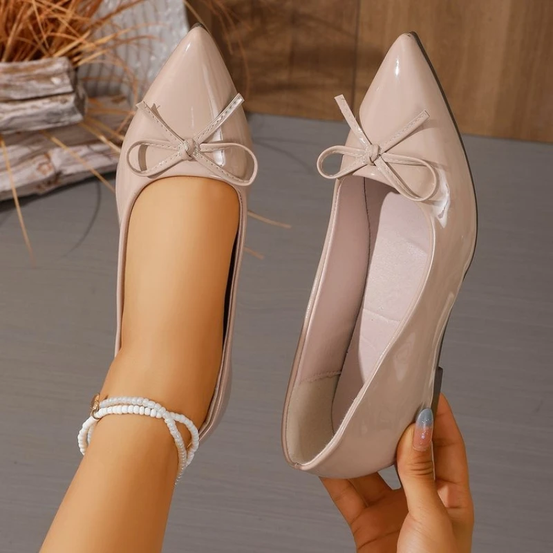 Scarpe basse da donna 2025 Nuove scarpe basse con fiocco per donna Ballerine Punta a punta Slip On Flat Mocassini casual Scarpe da ginnastica comode da donna_voghion.com